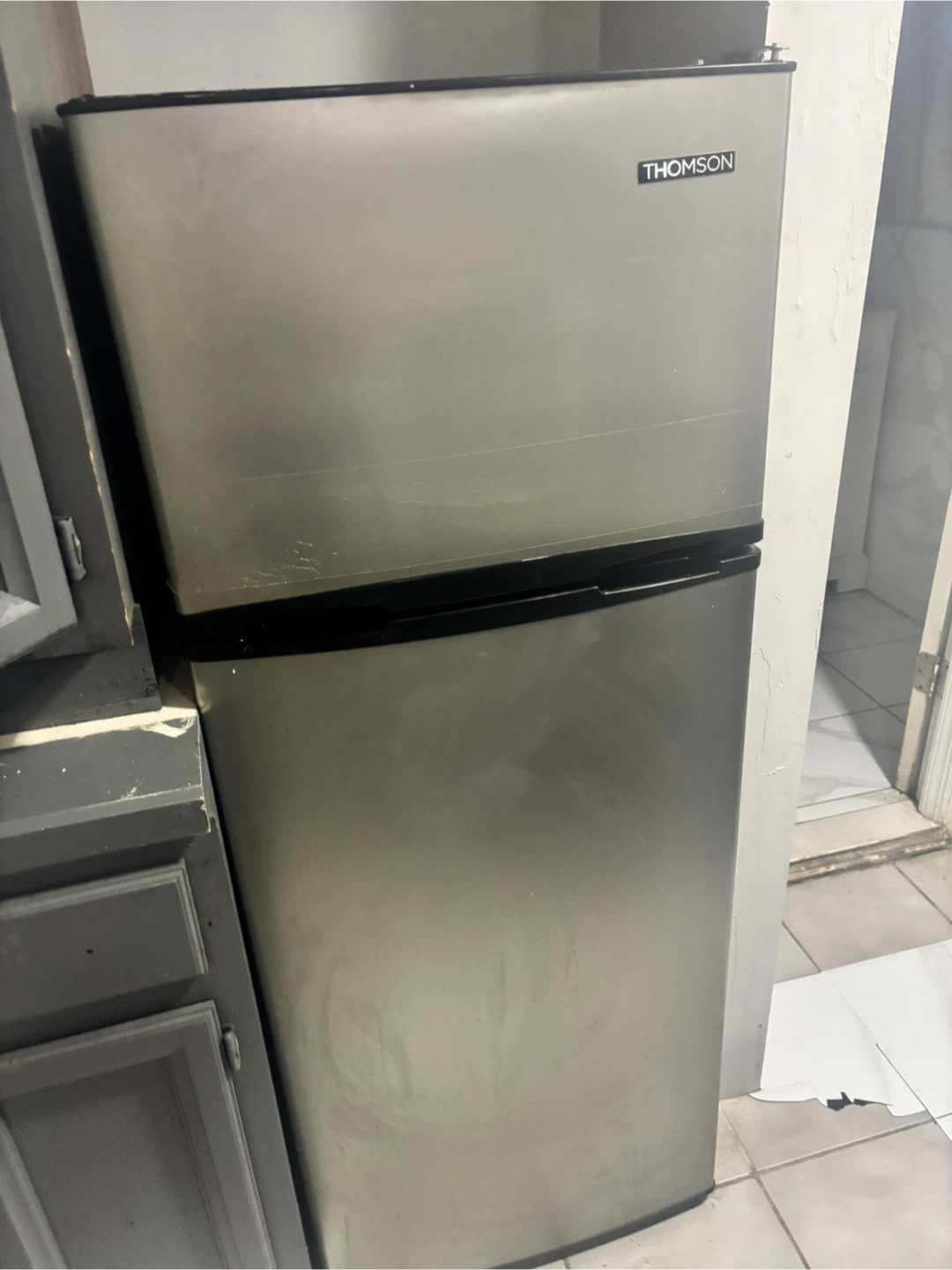 Thomson Compact Refrigerator