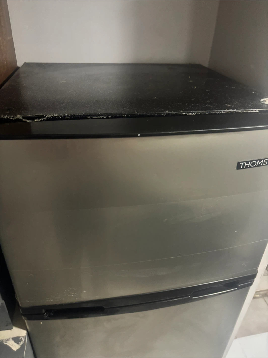 Thomson Compact Refrigerator - photo 2