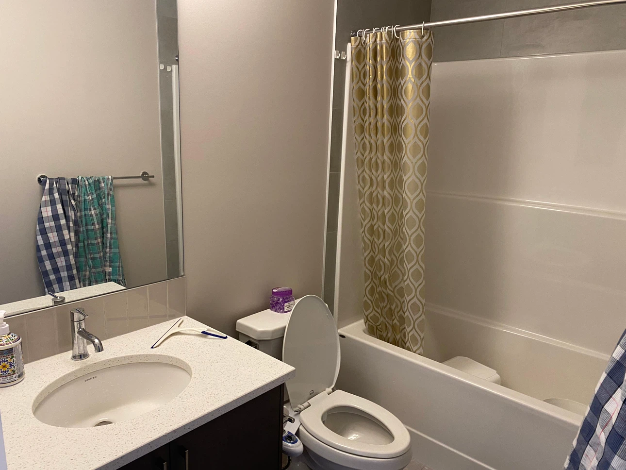 One room for rent