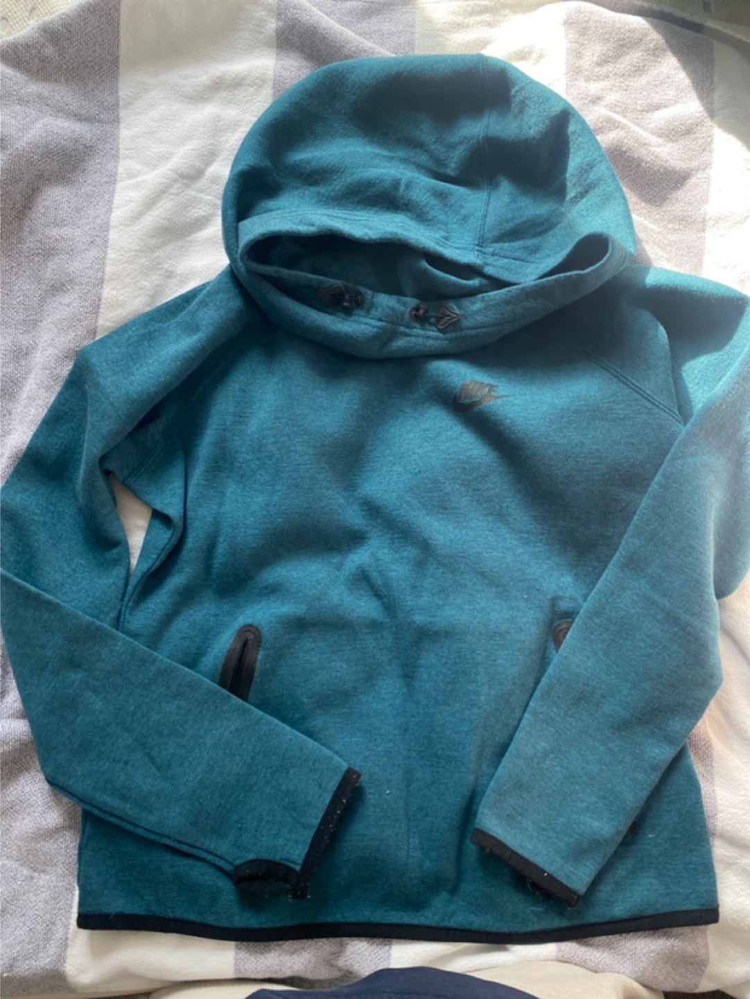 Nike Women's Teal Hoodie - Size Medium