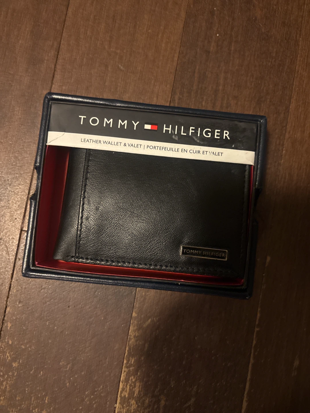 Tommy Hilfiger Leather Wallet and Valet