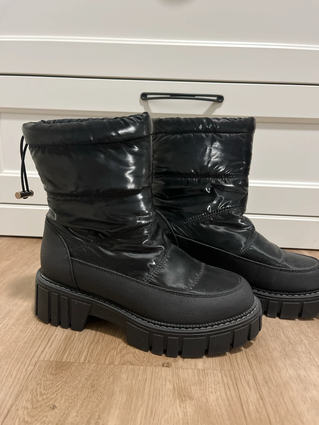 Aldo-ChicChalet Black Puffer Boots Size 6 - photo 2
