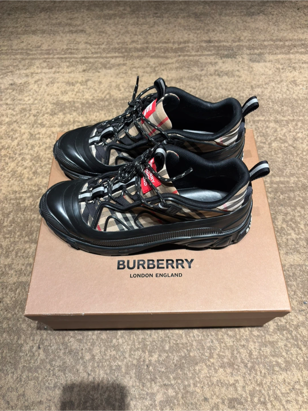 Burberry Arthur Vintage  Low Top Sneakers - US 11 Men