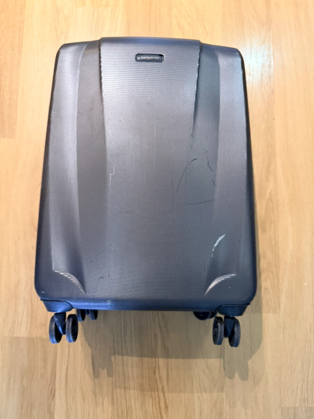 Samsonite Hard Shell Spinner Luggage medium