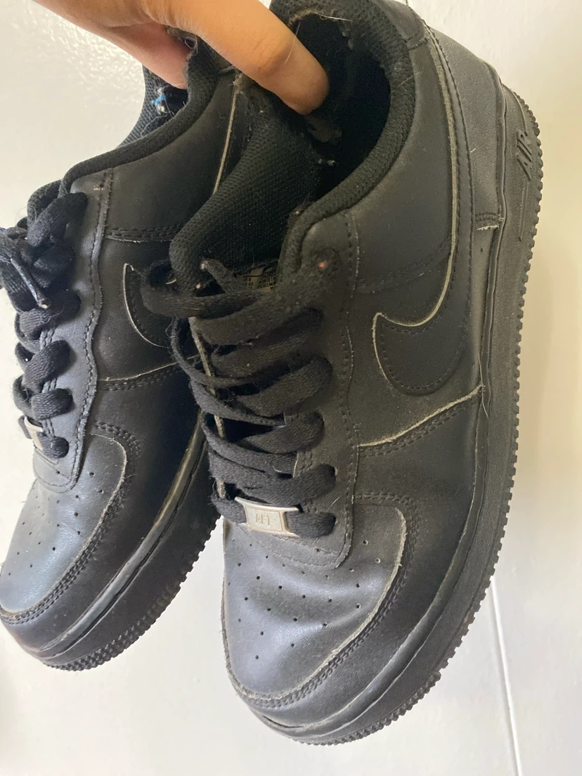 Nike Air Force 1 Black Youth Size 7Y - photo 2