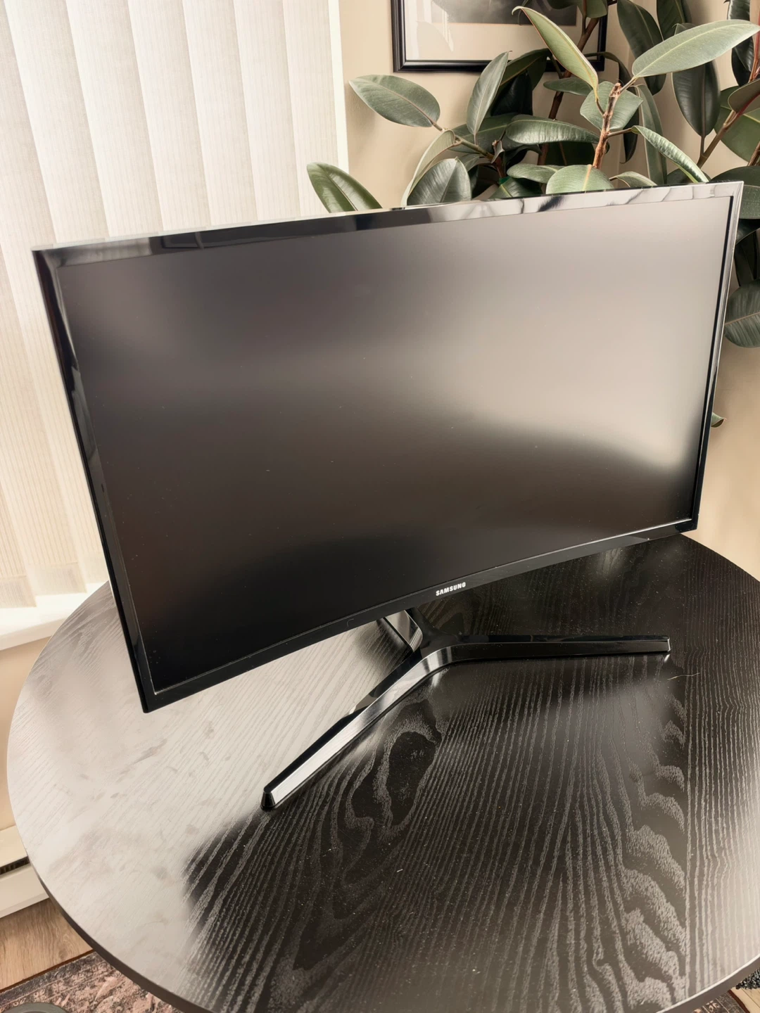 Samsung 32" FHD Curved Monitor