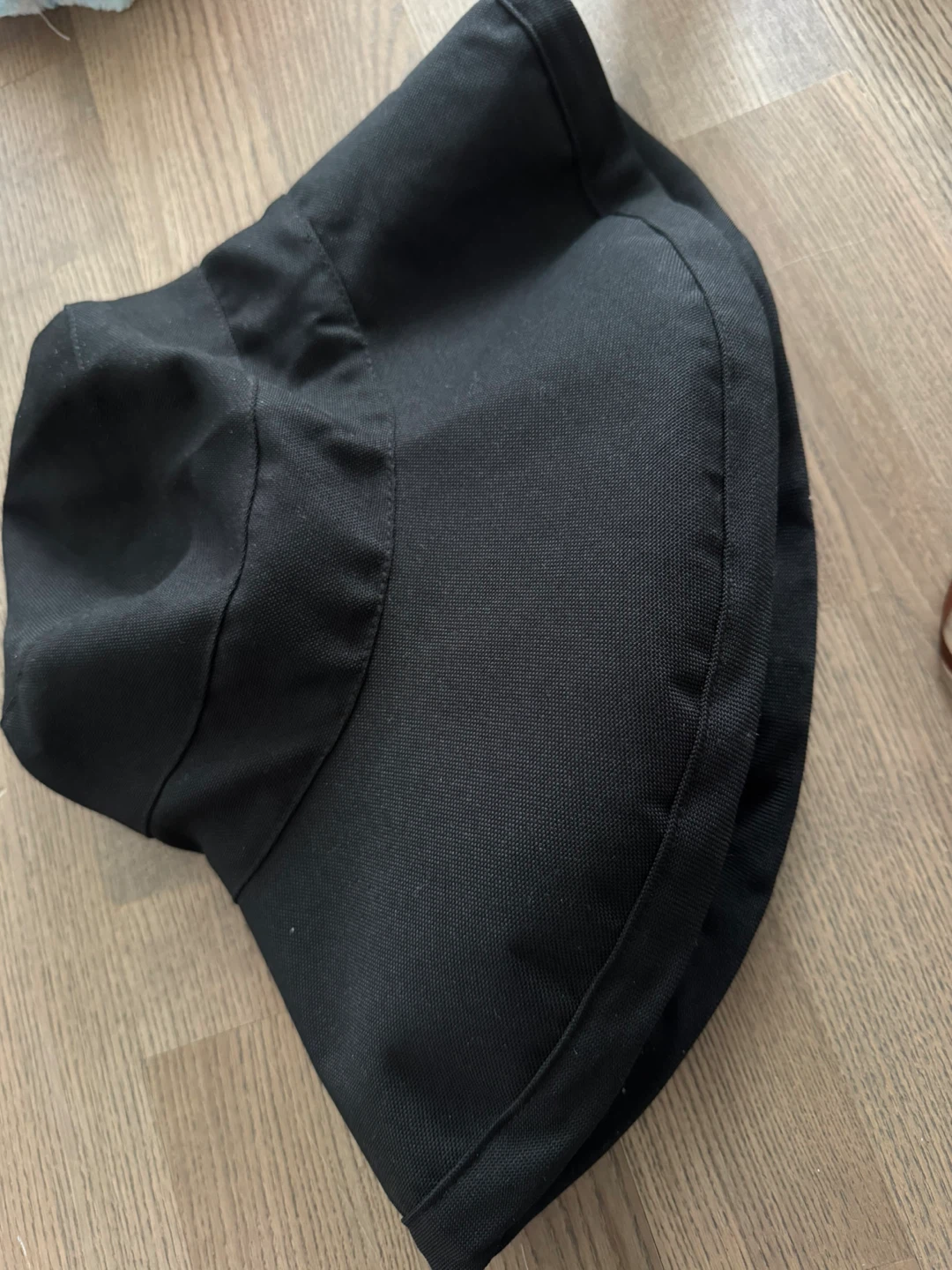Yohji Yamamoto black drape bucket hat - photo 4