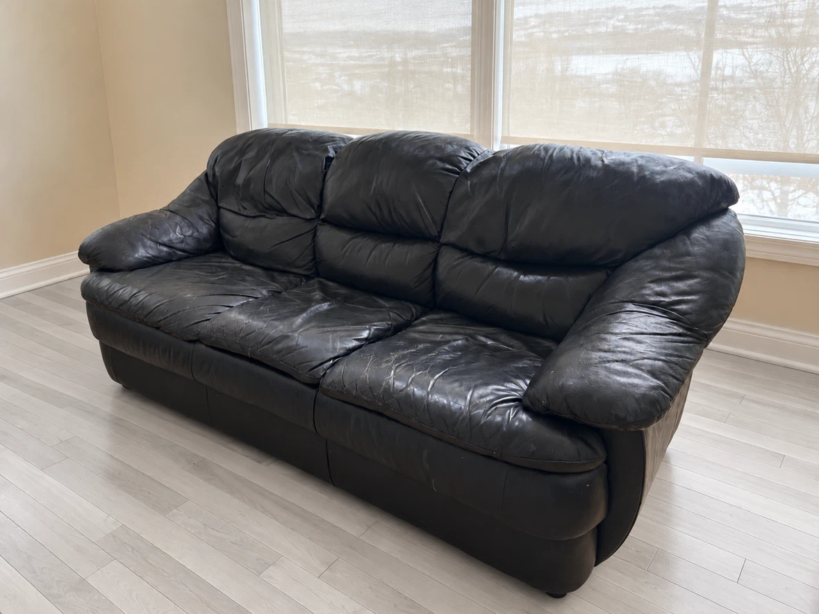 Super Comfortable Black Sofa Set & Modern Glass Coffee Table