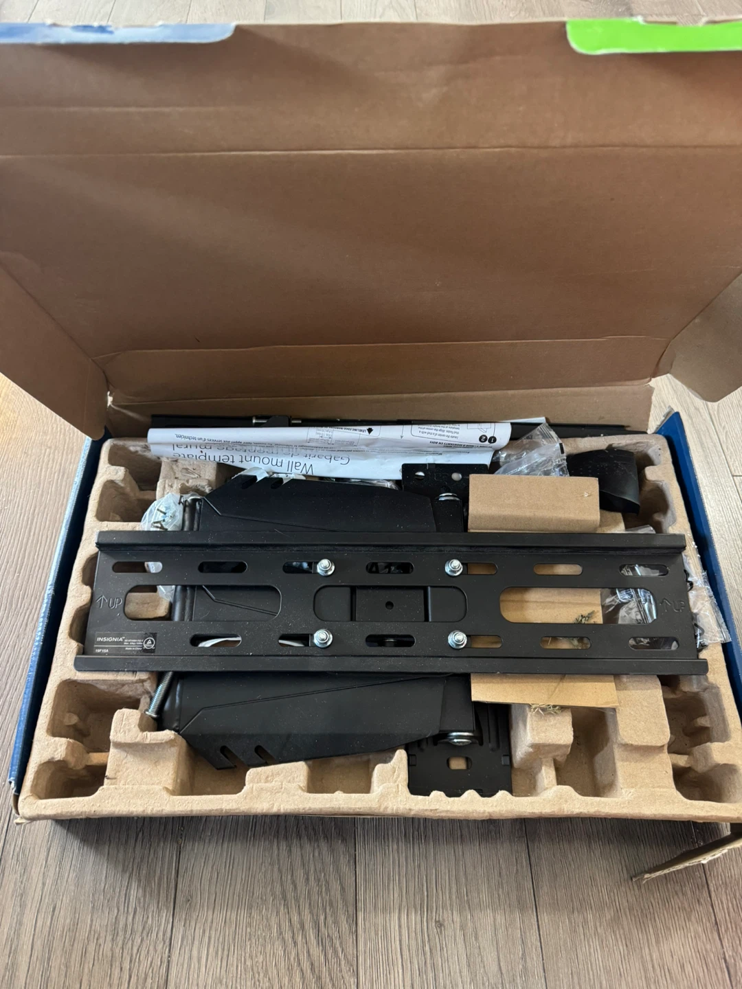 Insignia Full-Motion TV Wall Mount 33-46 inch - photo 2