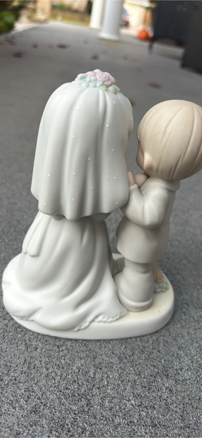 Precious Moments Wedding Figurine - photo 2