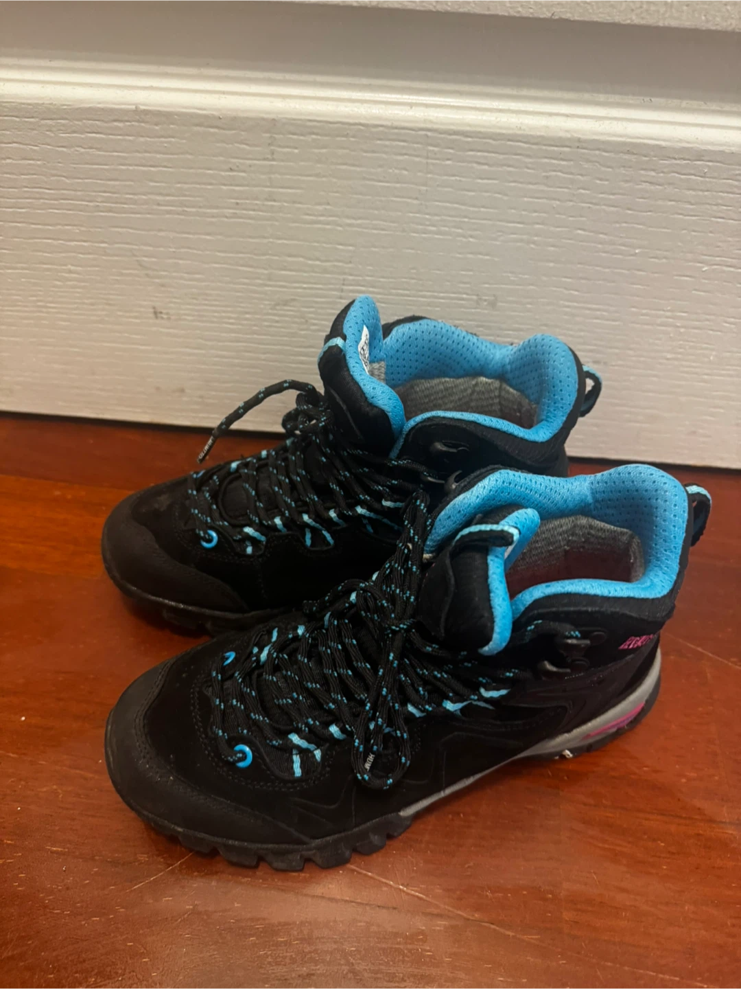 Humtto Hiking Boots Black and Blue