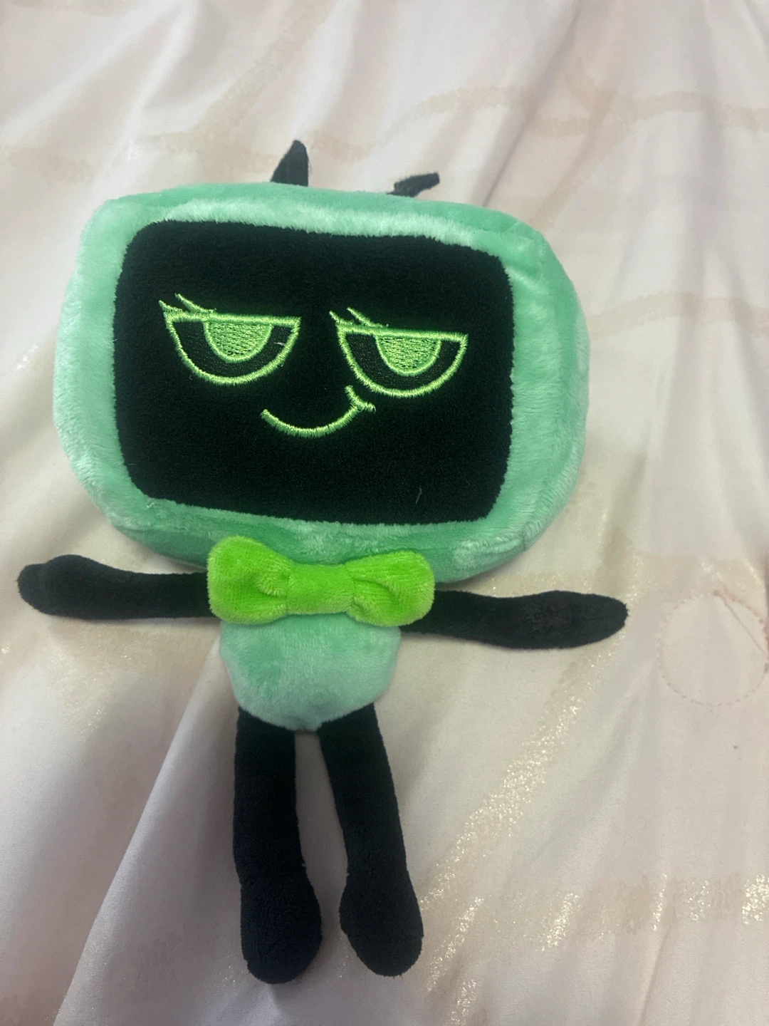 Vee, Dandy’s world stufed plushie
