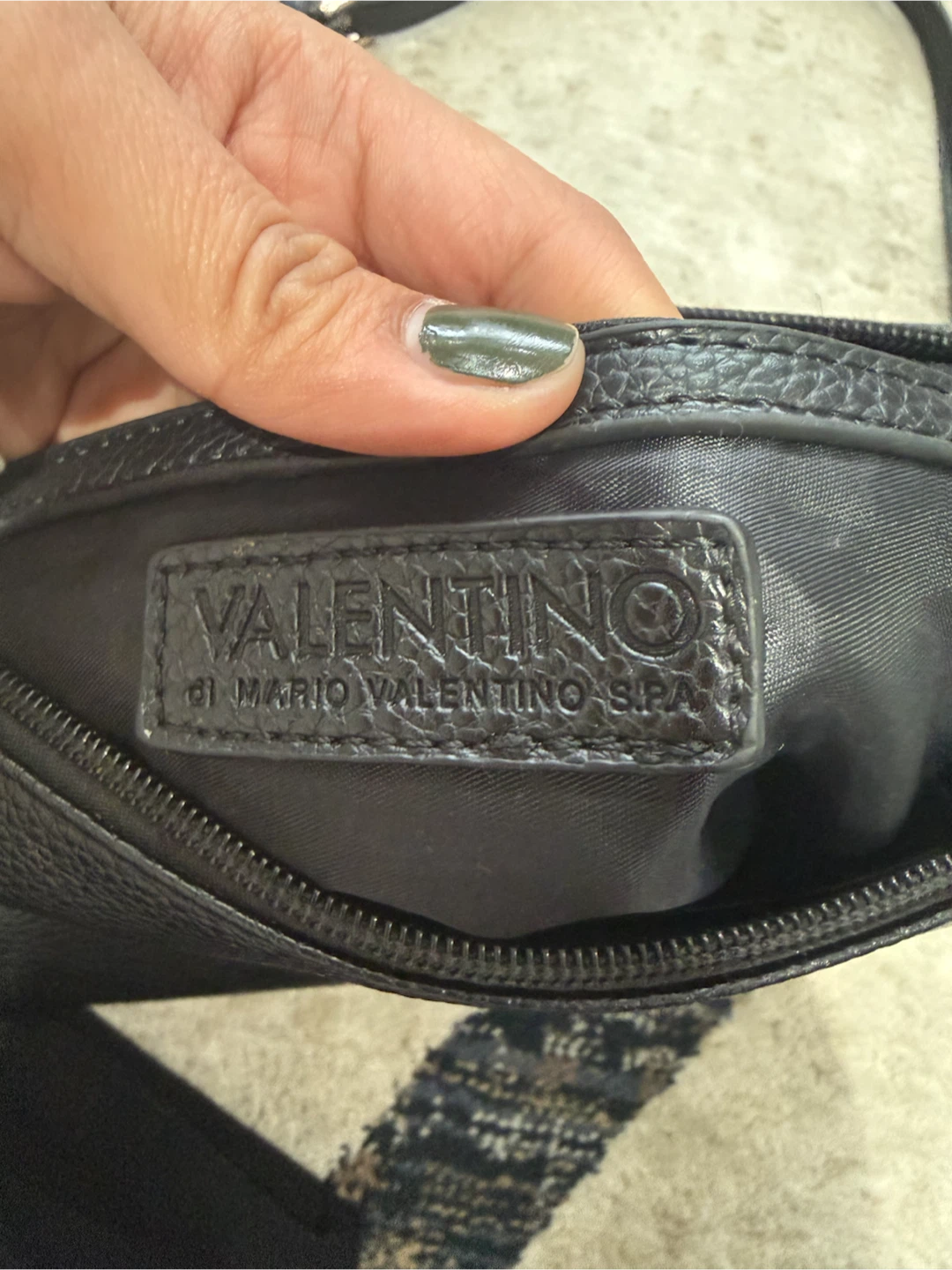 Valentino by Mario Valentino black crossbody bag - photo 3