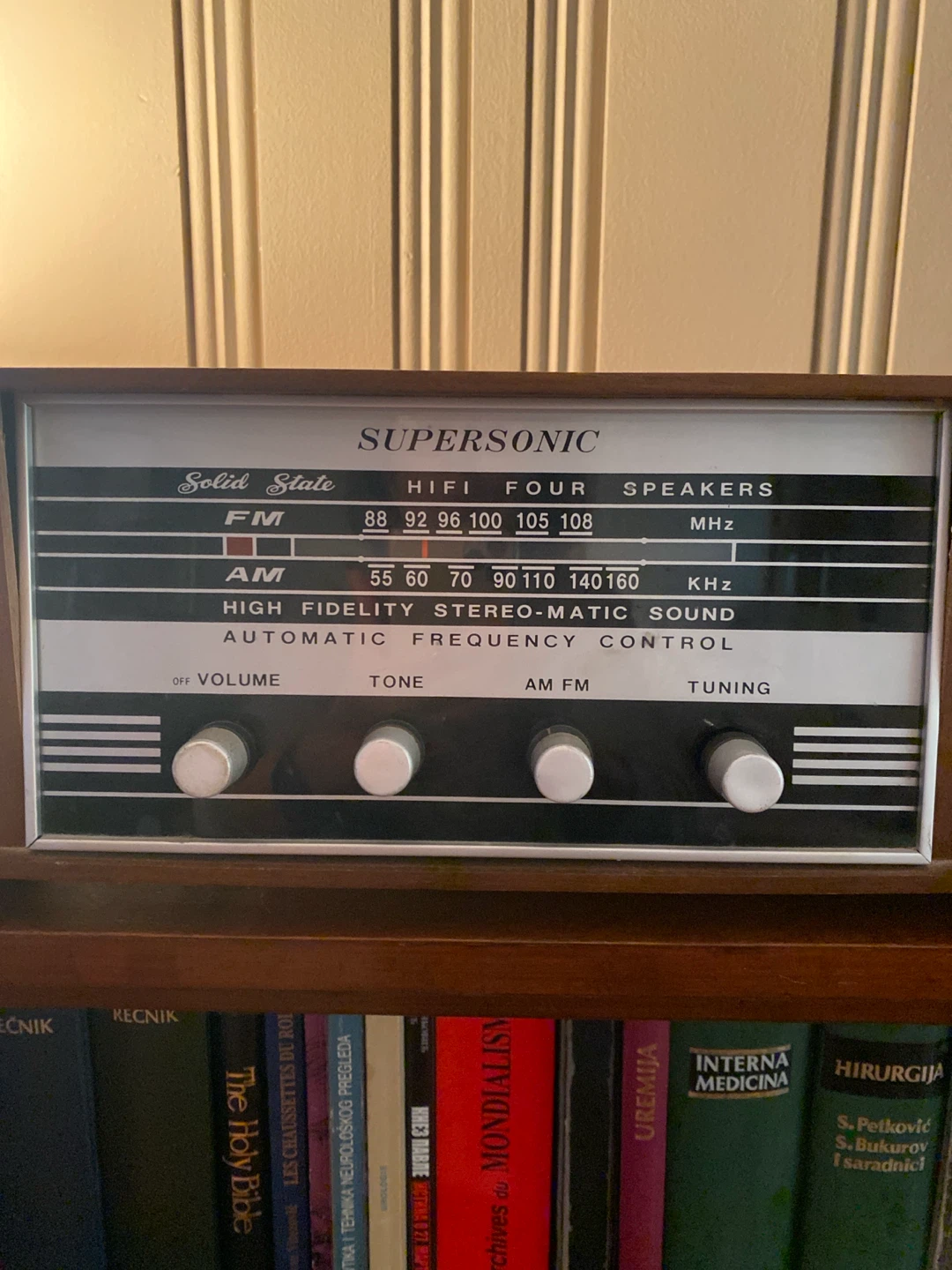 Vintage Supersonic Solid State Radio - photo 2
