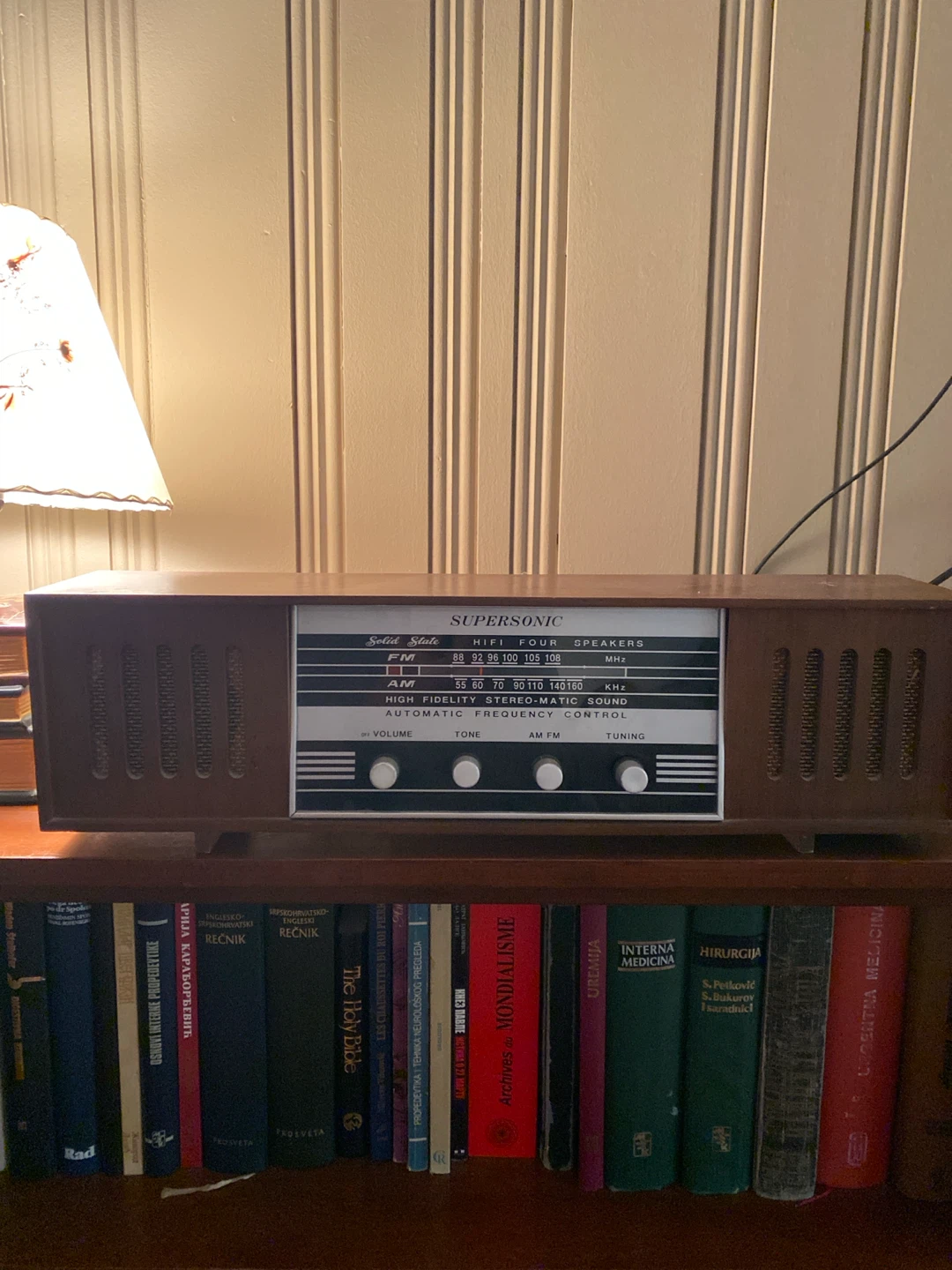 Vintage Supersonic Solid State Radio - photo 3