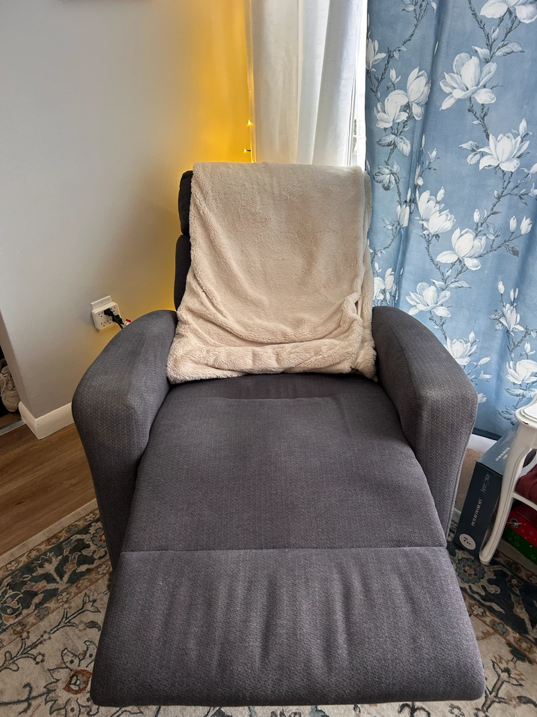 Elran Blue Fabric Power Recliner Chairs x2 - photo 3