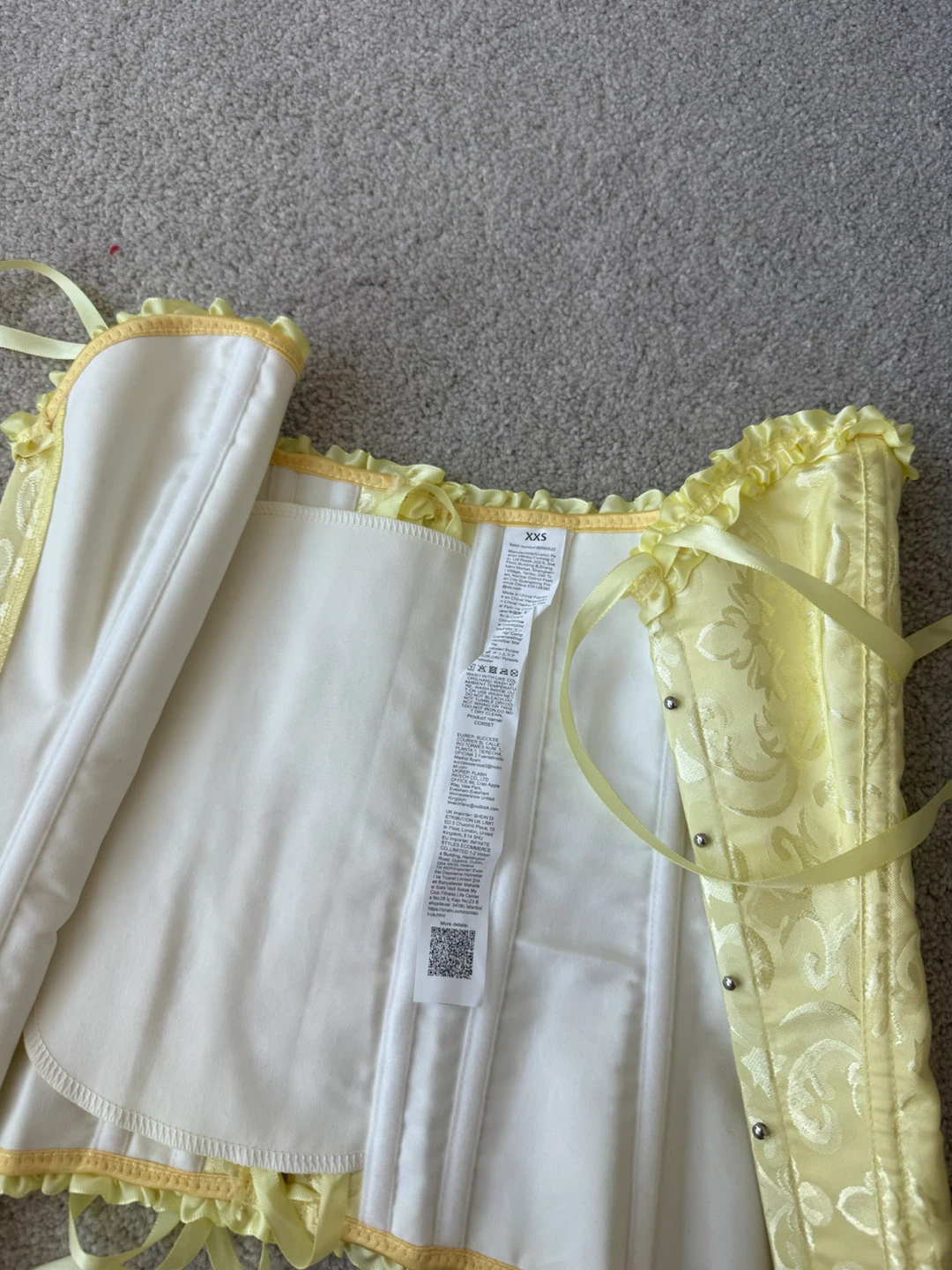 Princess Daisy Costume Set - photo 3