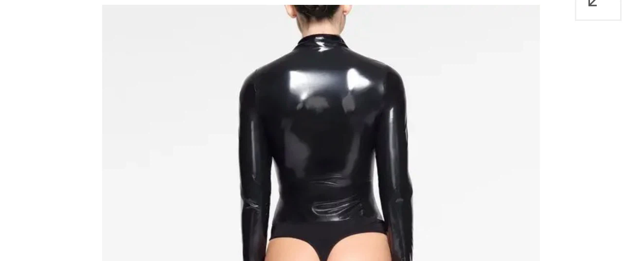 SKIMS Stretch Vinyl Long Sleeve Bodysuit - photo 2