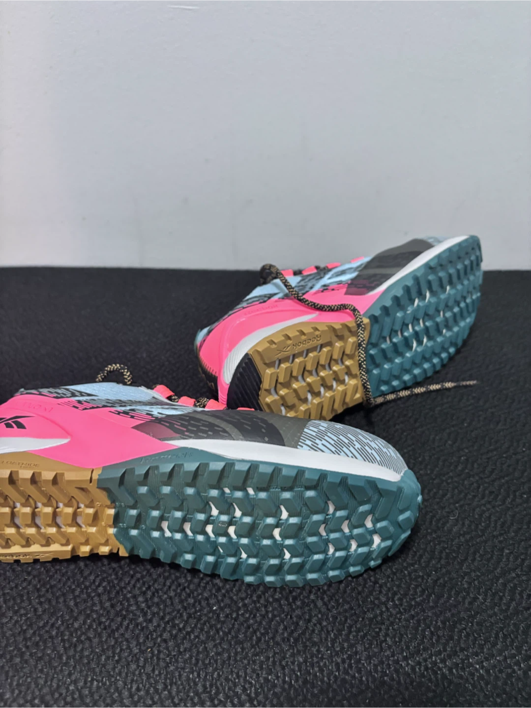Reebok Women’s Composite Toe Safety Shoes – Size 6 - photo 4