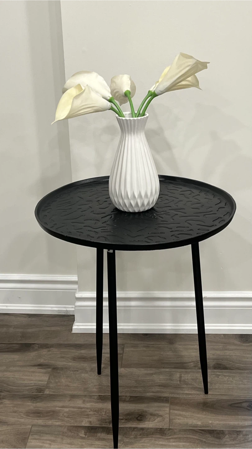 Black Metal Round Side Table