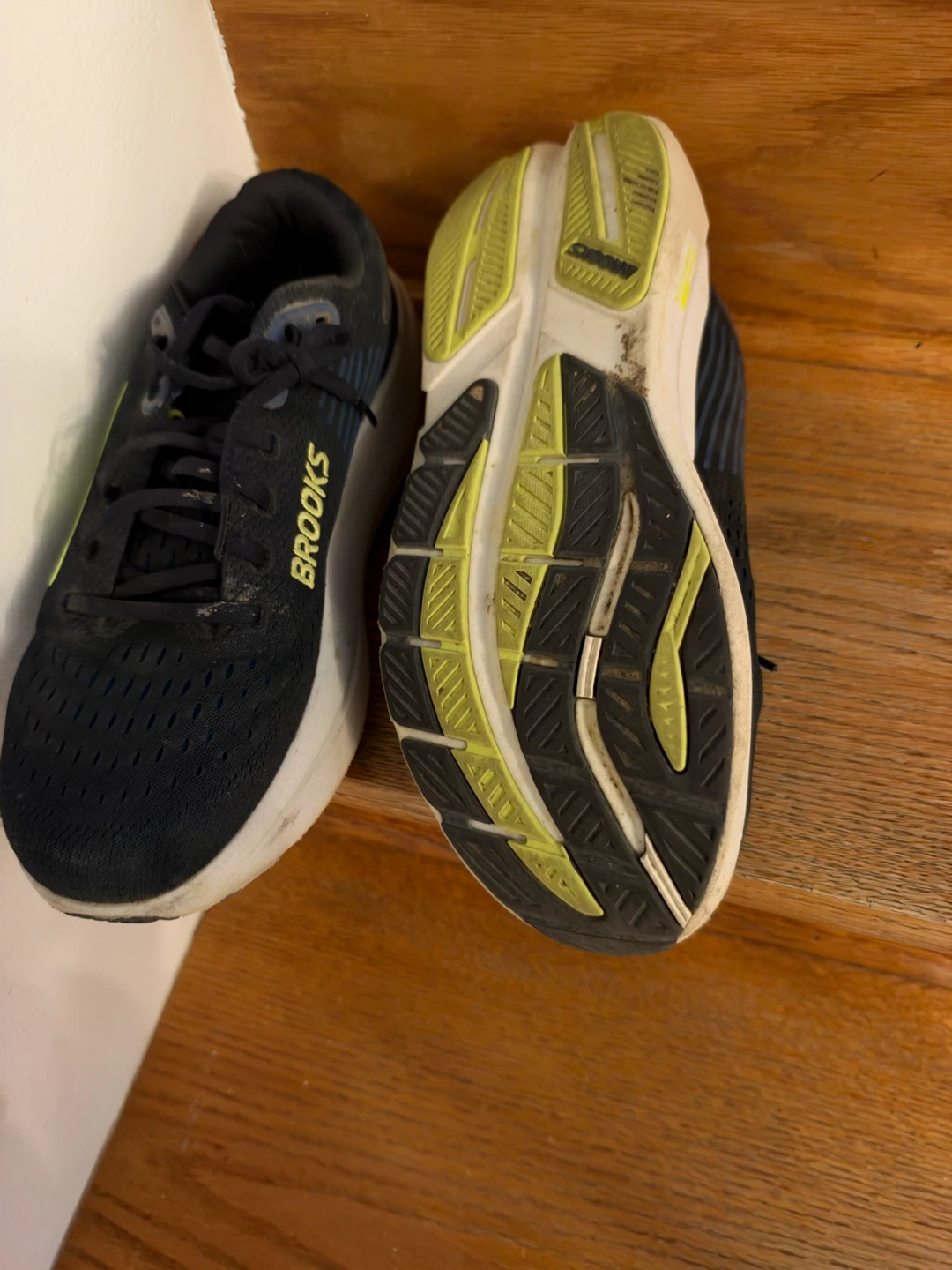 Brooks Running Shoes Size 10 Wide - photo 2