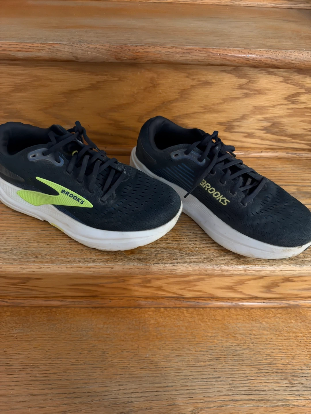 Brooks Running Shoes Size 10 Wide - photo 4