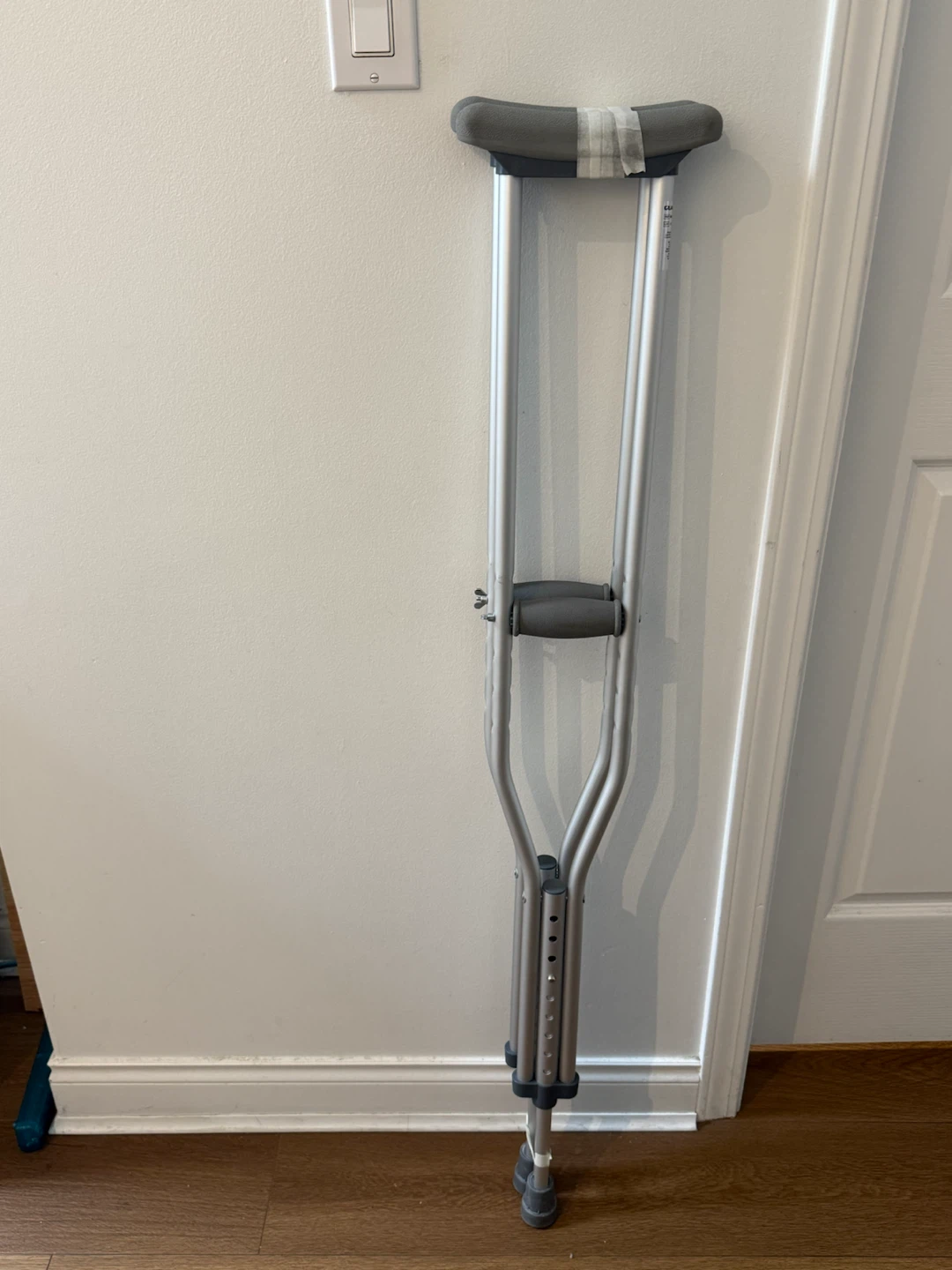Guardian Adult Small Adjustable Crutches