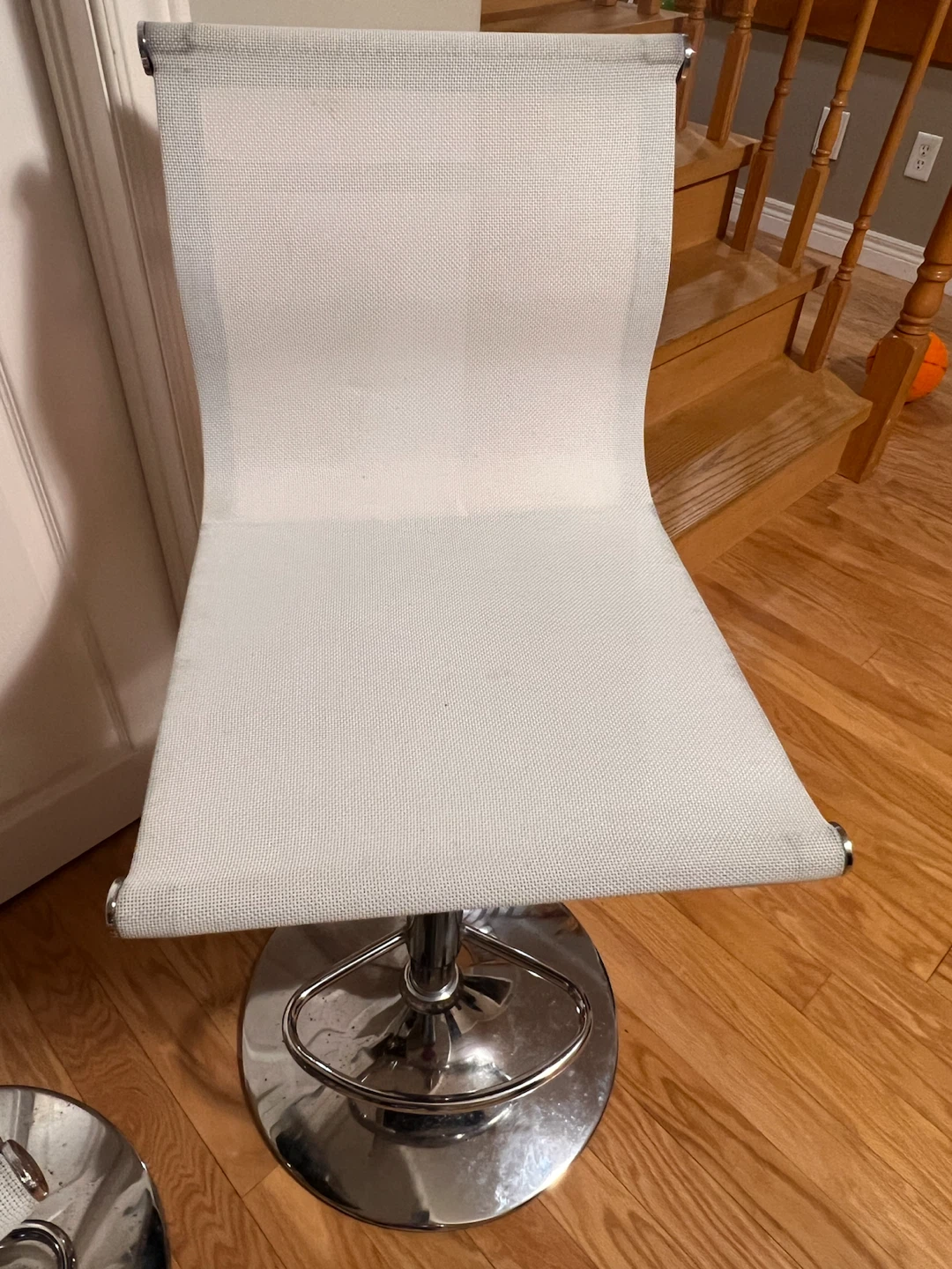 3 Barstools