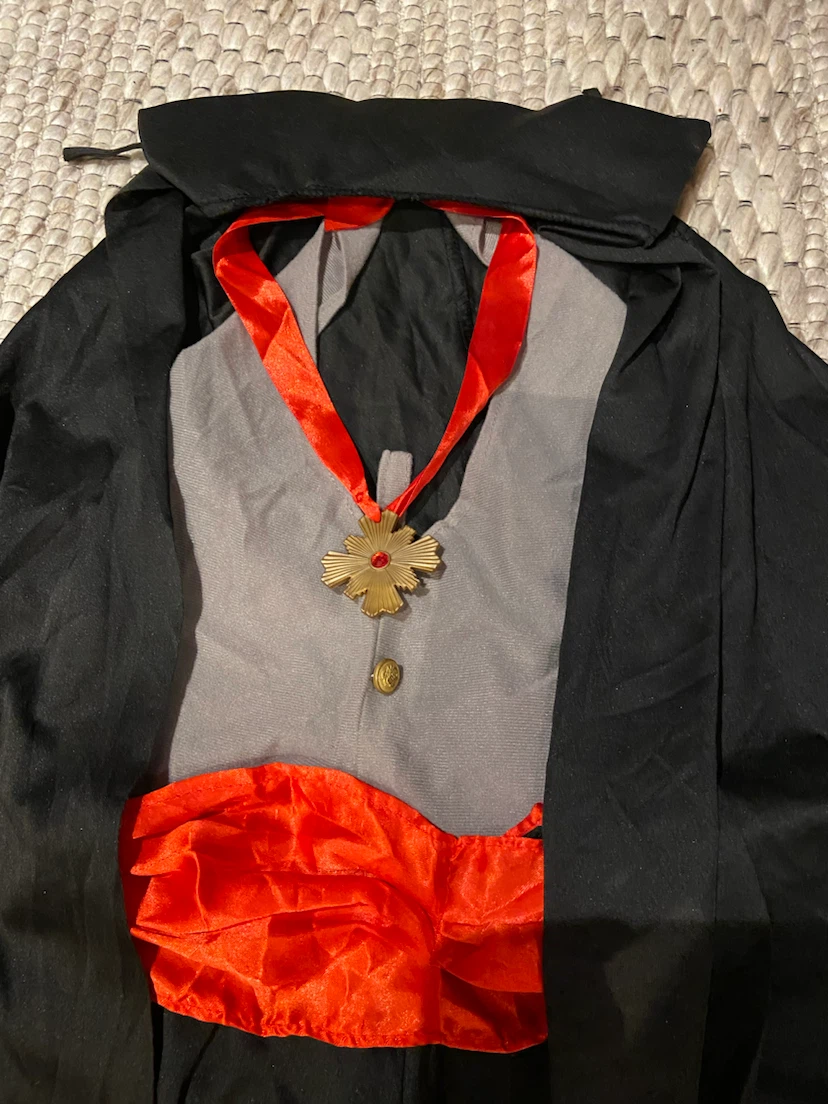 Vampire costume 10-12 - photo 2