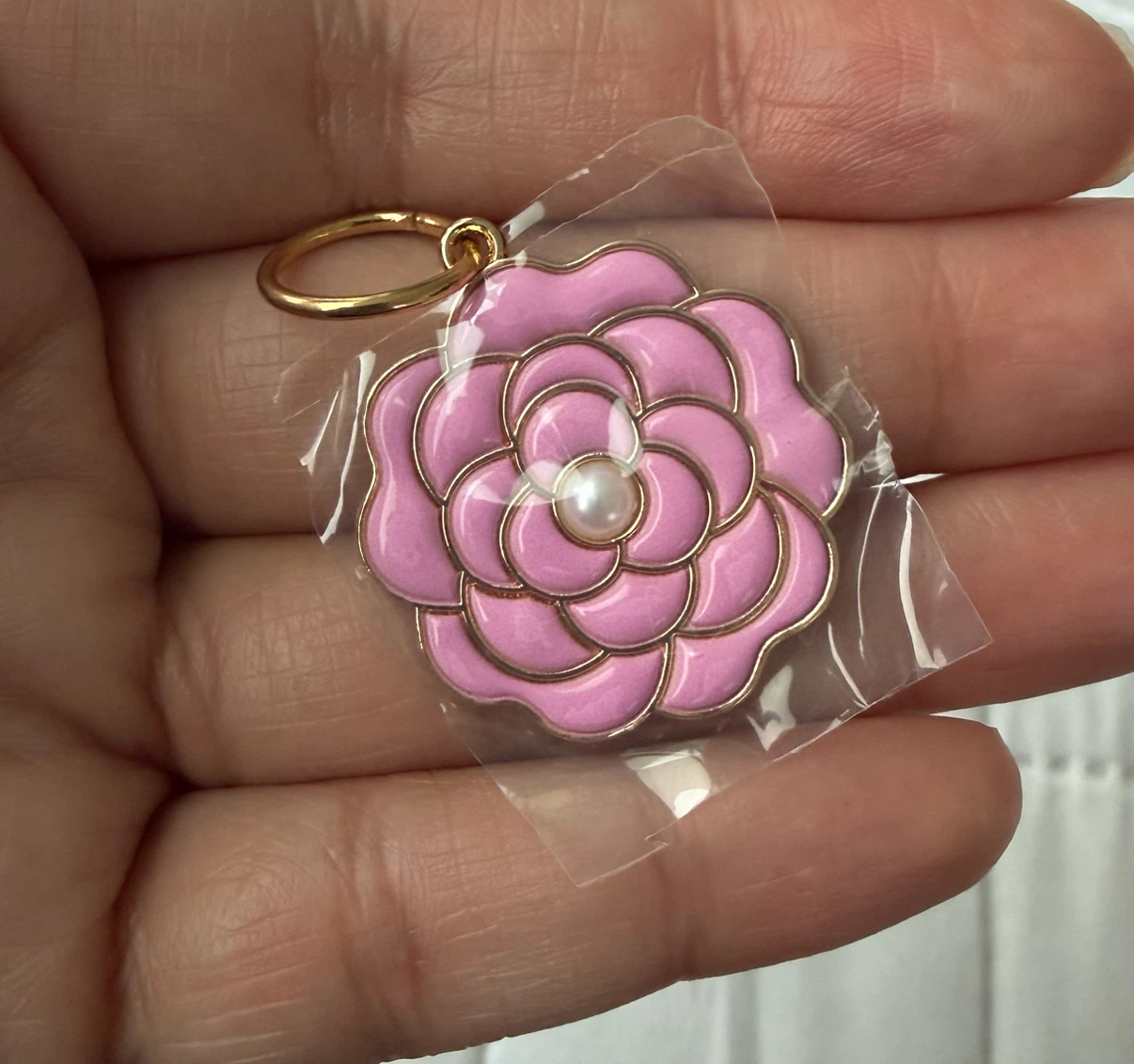 Chanel Pink Camellia Charm - photo 2