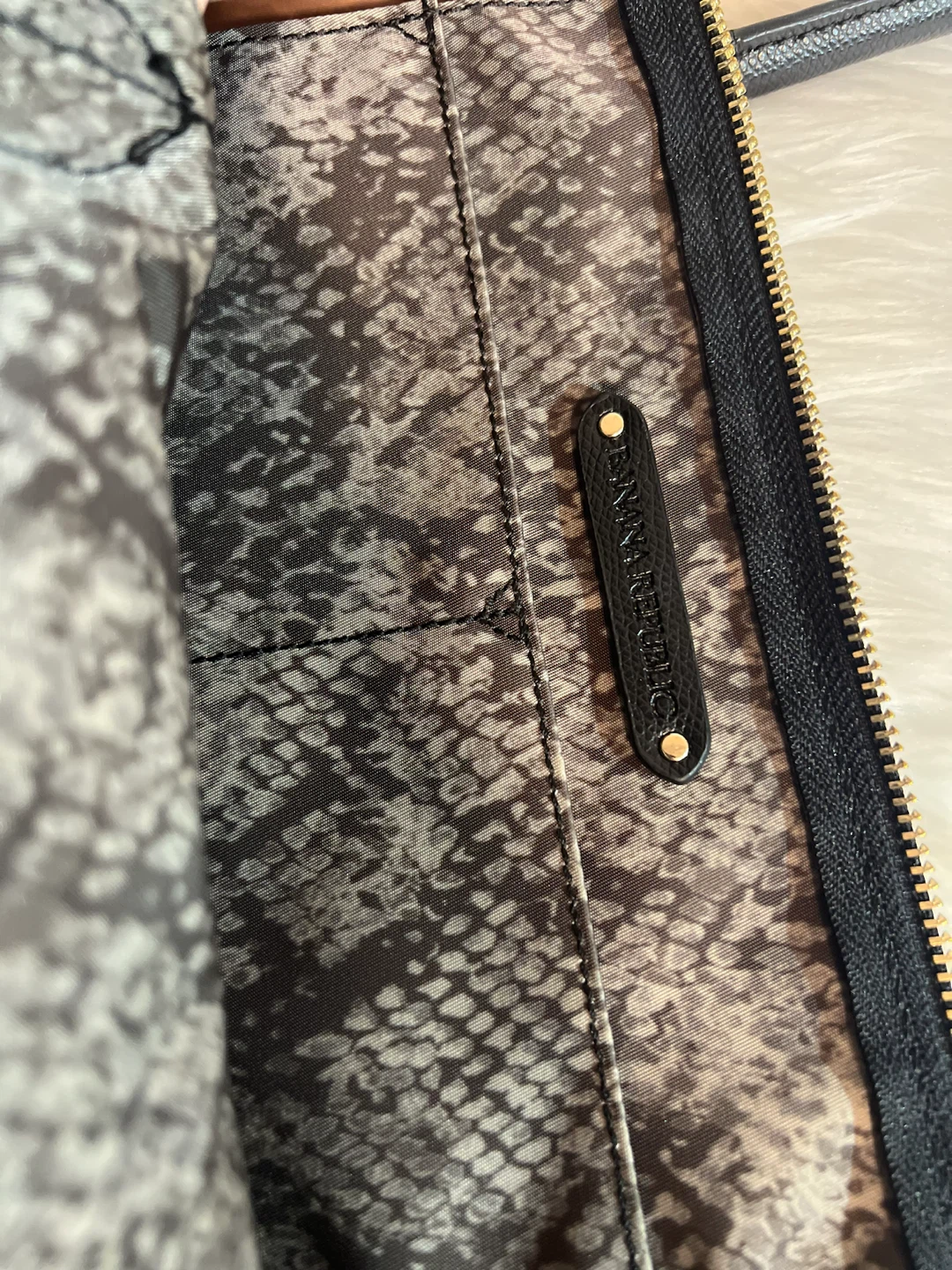 Banana Republic Snakeskin Pattern Tote - photo 5