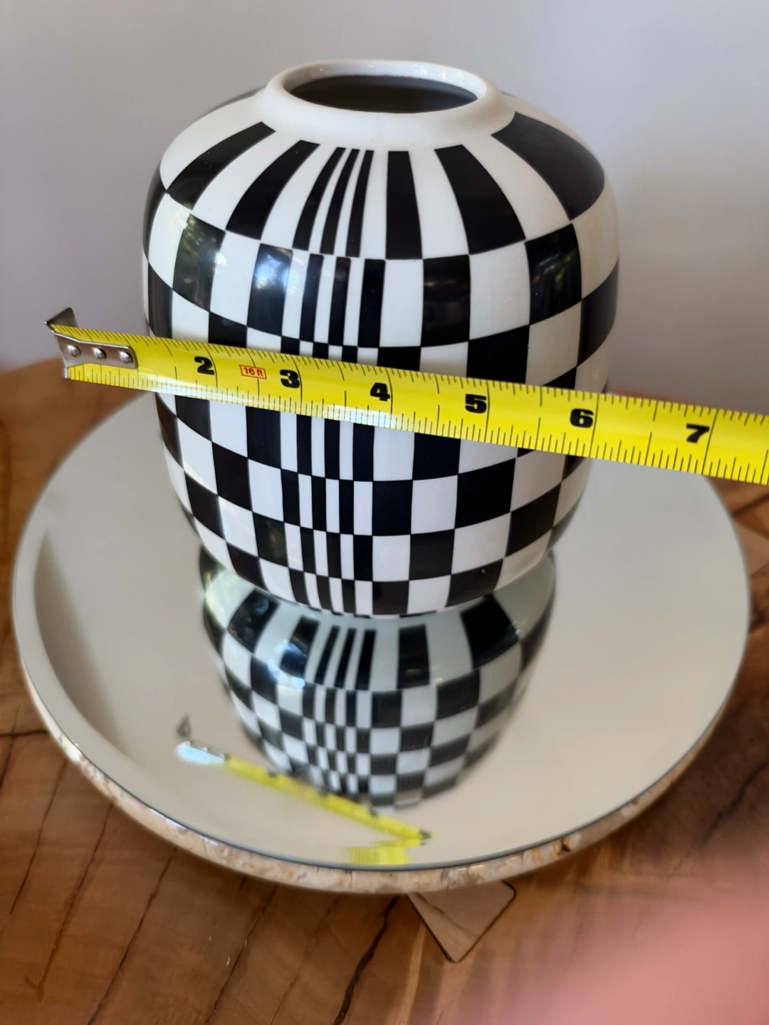 Black and white patterned ceramic vase - photo 4
