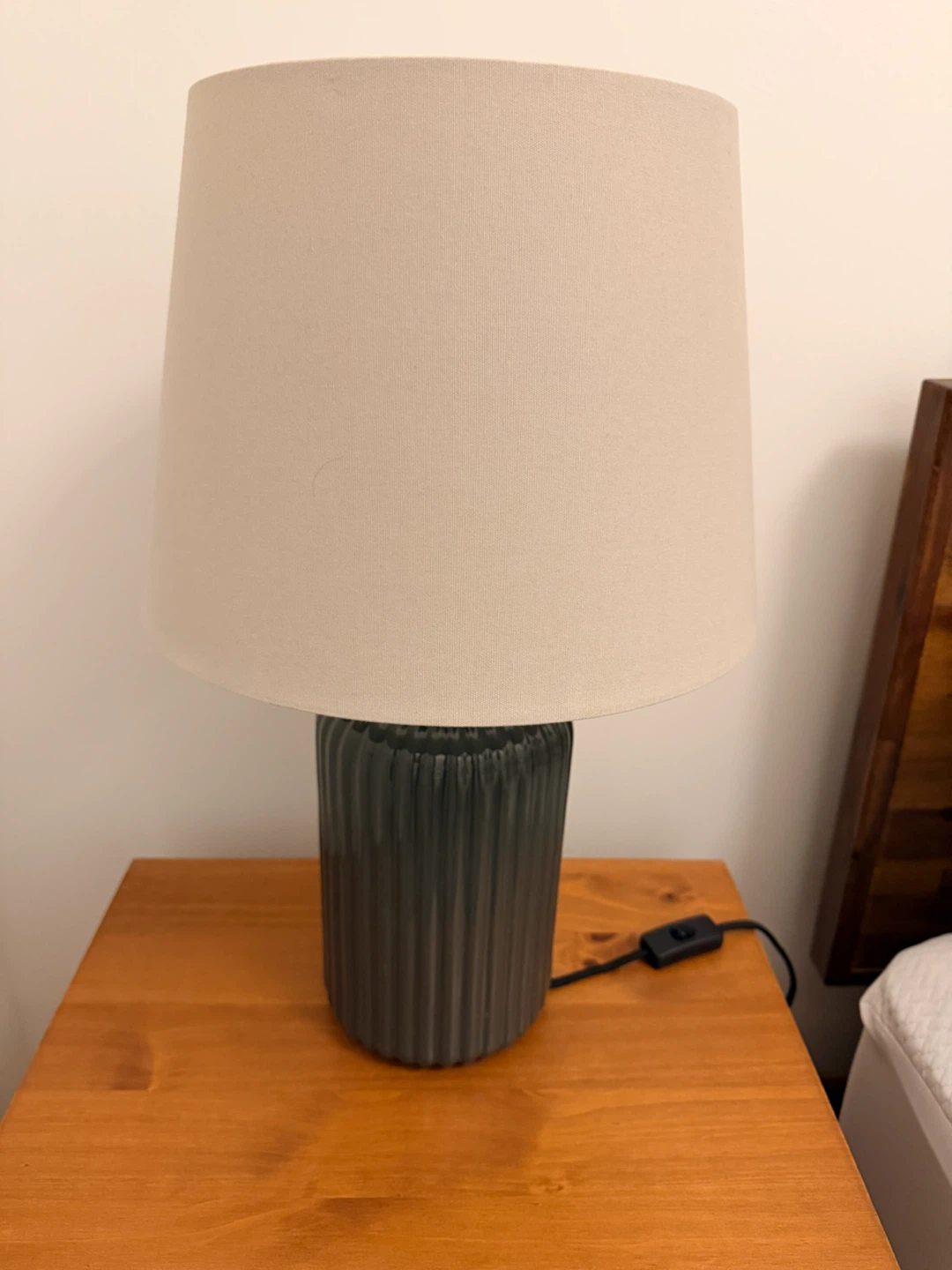 2 Ribbed Ceramic Table Lamps