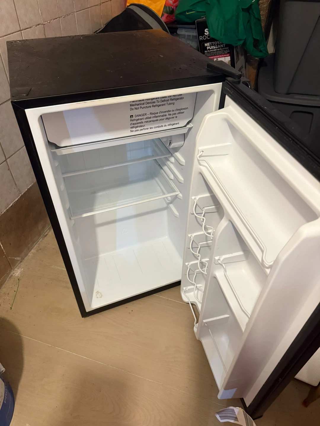 Sunbeam Compact Mini Fridge - photo 3
