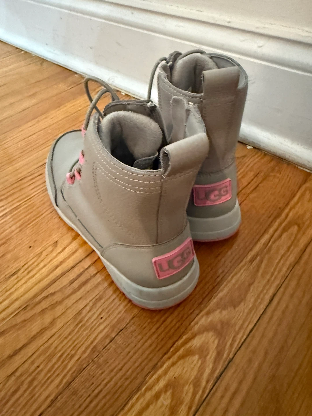 UGG Kids Winter Boots Size 2 - photo 2
