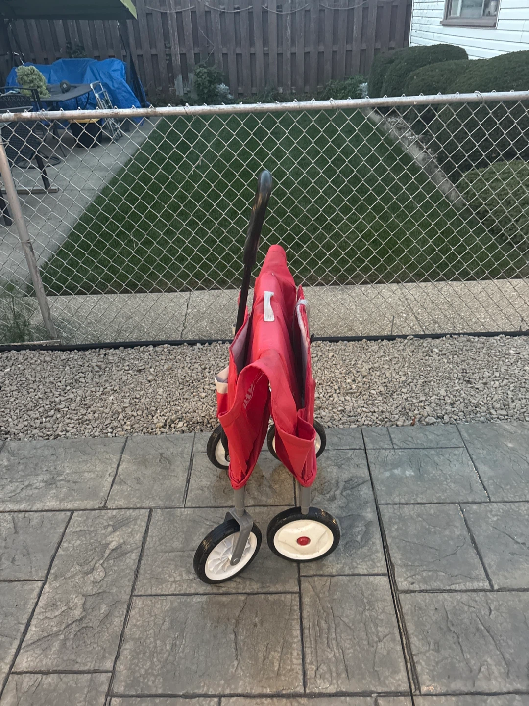 Radio Flyer Collapsible Wagon - photo 2