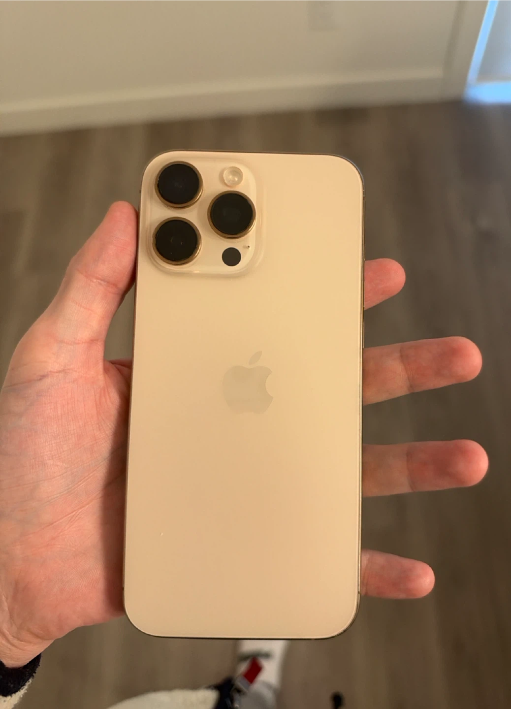 Apple iPhone 16 Pro Max 1TB Gold