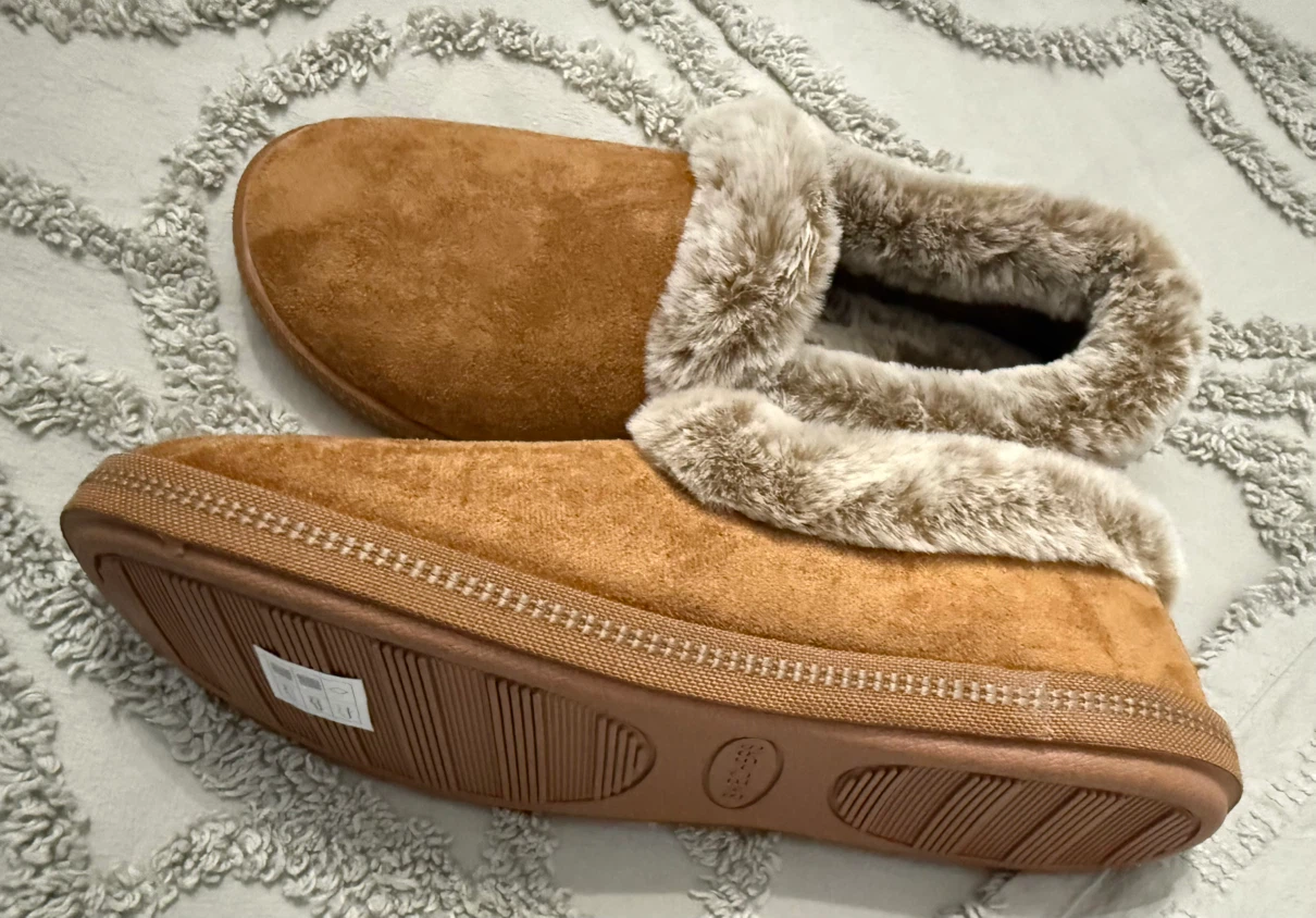 Skechers Faux Fur Lined Slippers - Tan - photo 4