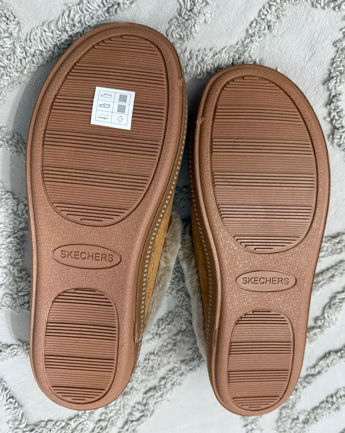 Skechers Faux Fur Lined Slippers - Tan - photo 5