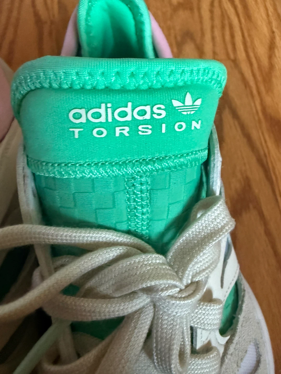 Adidas Torsion Sneakers Size 7 - photo 3