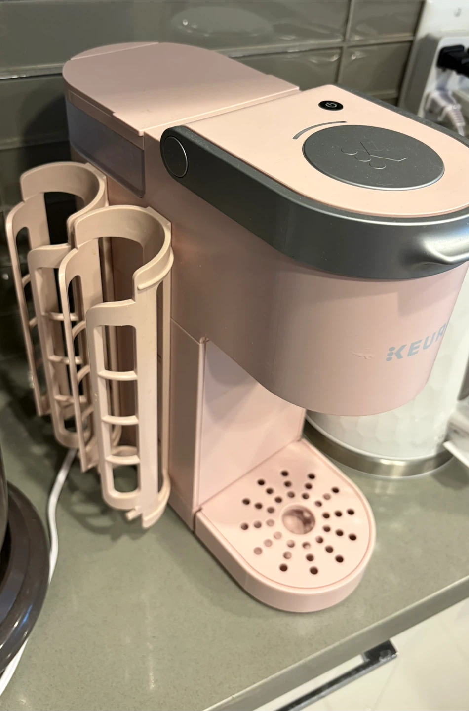 Keurig coffee maker - photo 2