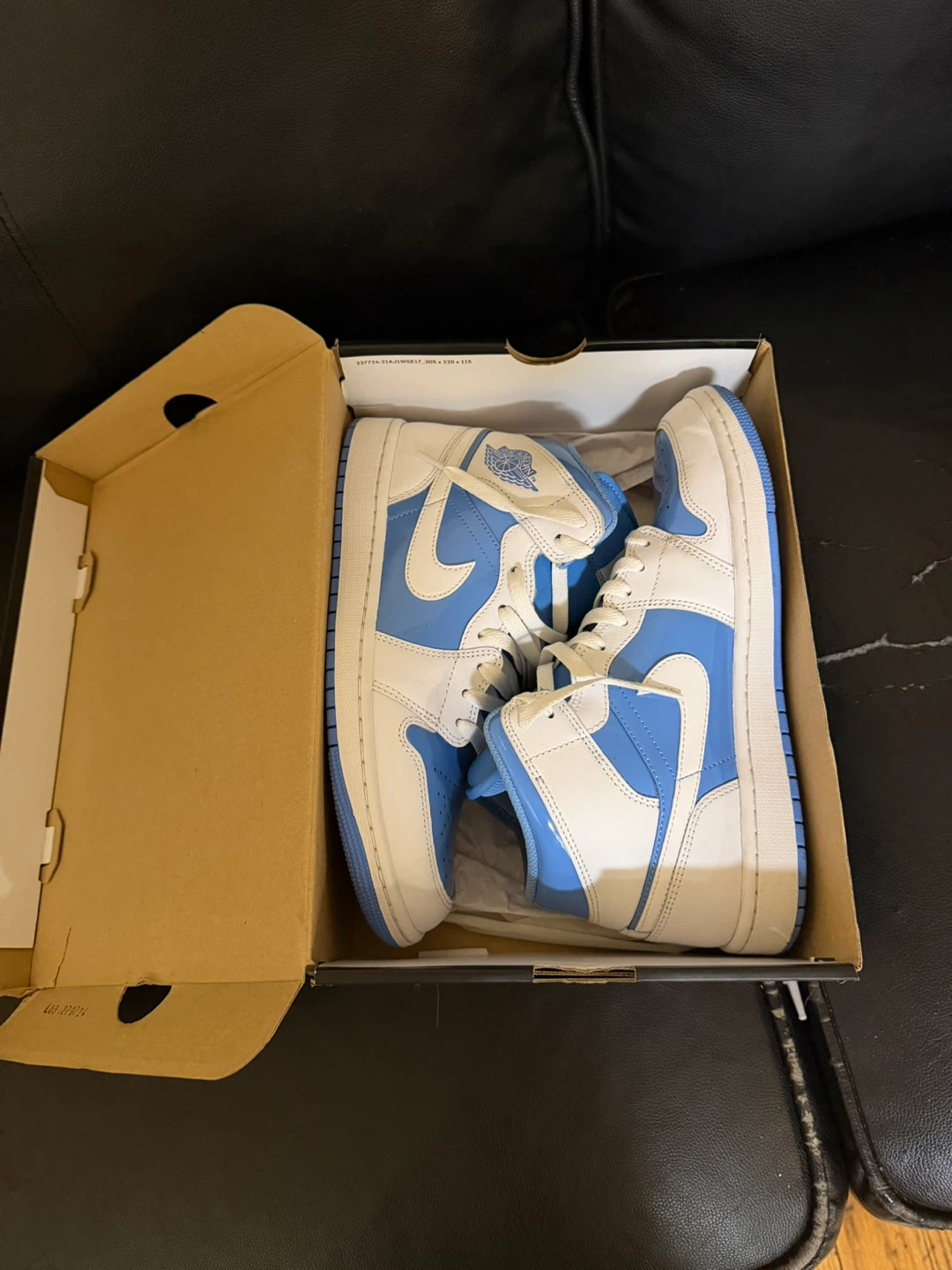 Air Jordan 1 Mid SE University Blue - photo 3