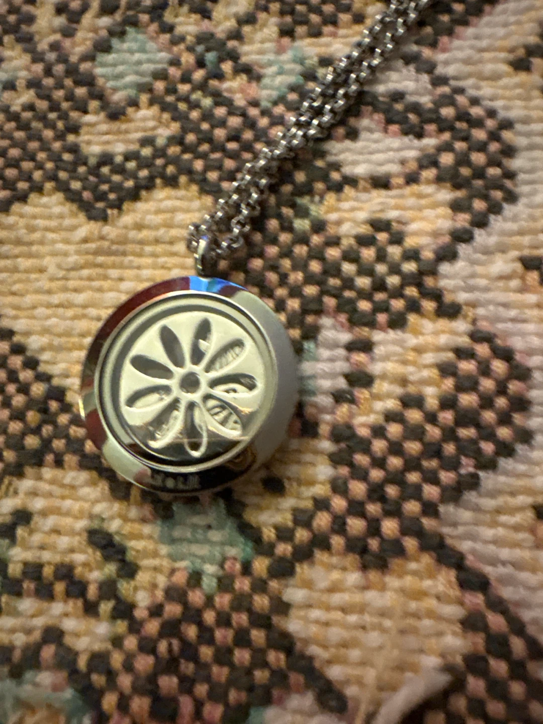 Origami Owl Living Locket Necklace - photo 3