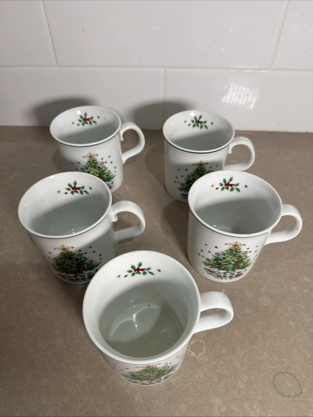 Set of 5 Salem Christmas Eve Porcelain Mugs - photo 5