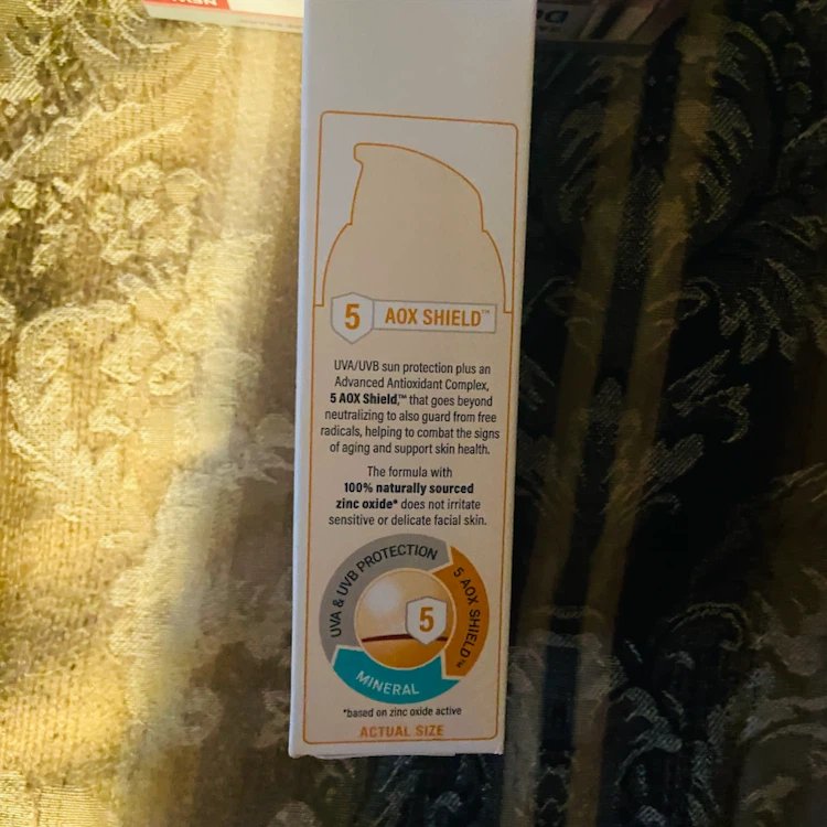 Eucerin Tinted Sensitive Mineral Sunscreen SPF 35 - photo 2