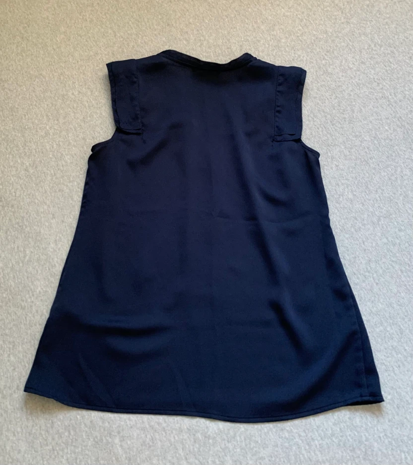 Banana Republic Sleeveless Tank in Preppy Navy - Size Small - photo 2