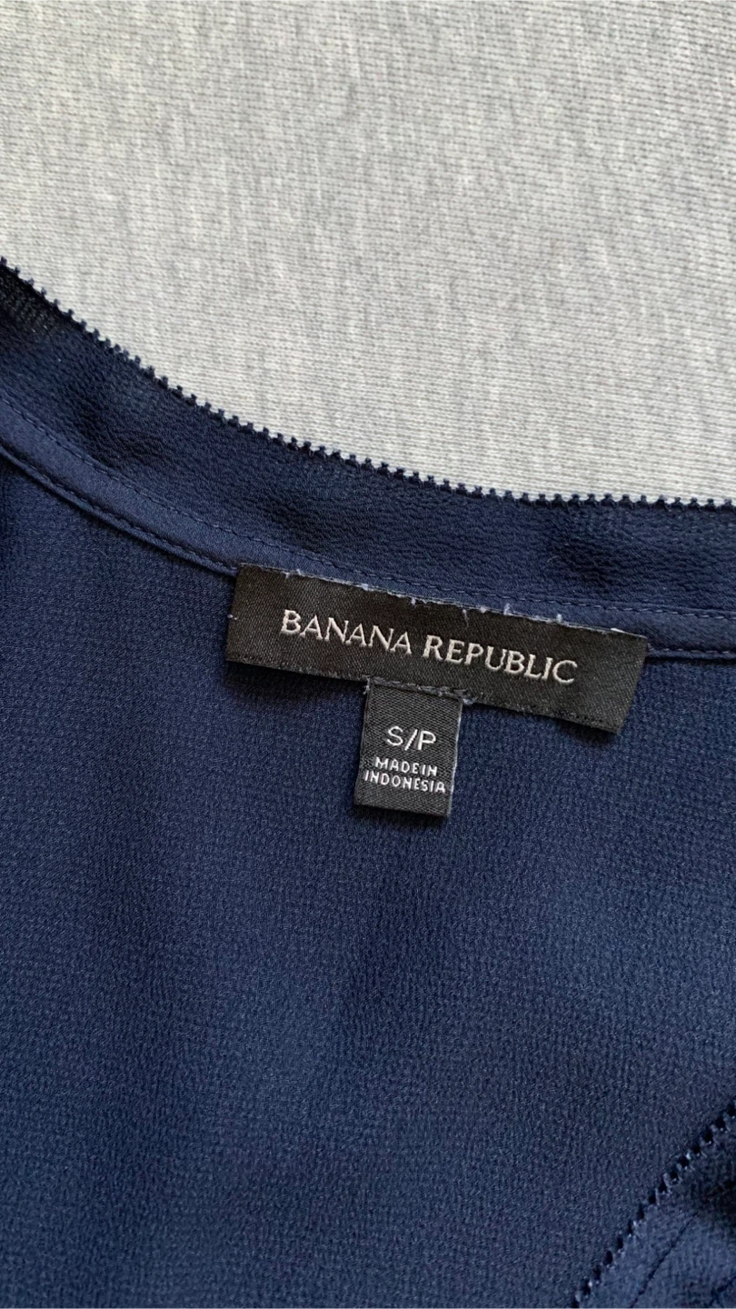 Banana Republic Sleeveless Tank in Preppy Navy - Size Small - photo 3