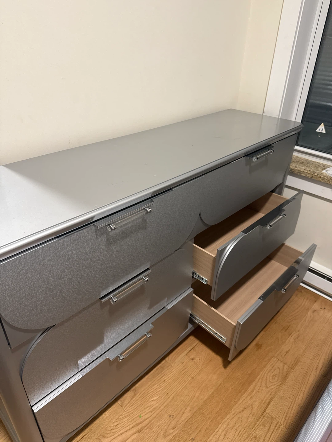 Modern Silver 6-Drawer Dresser - photo 4