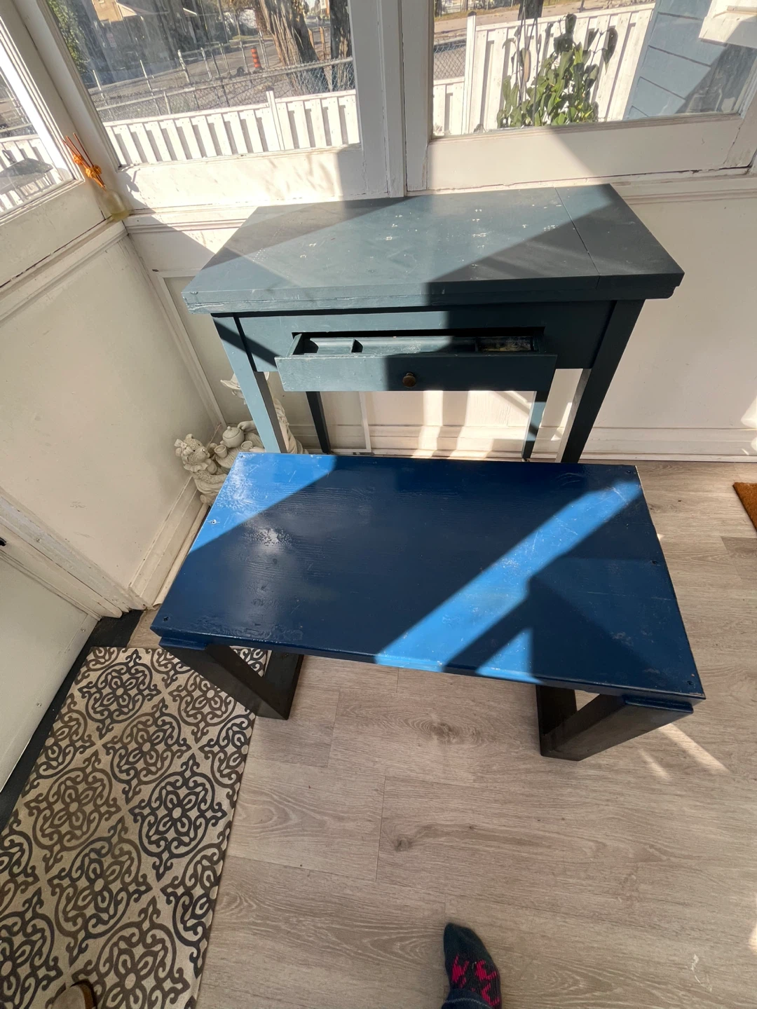 Blue painted desk and matching bench - photo 2