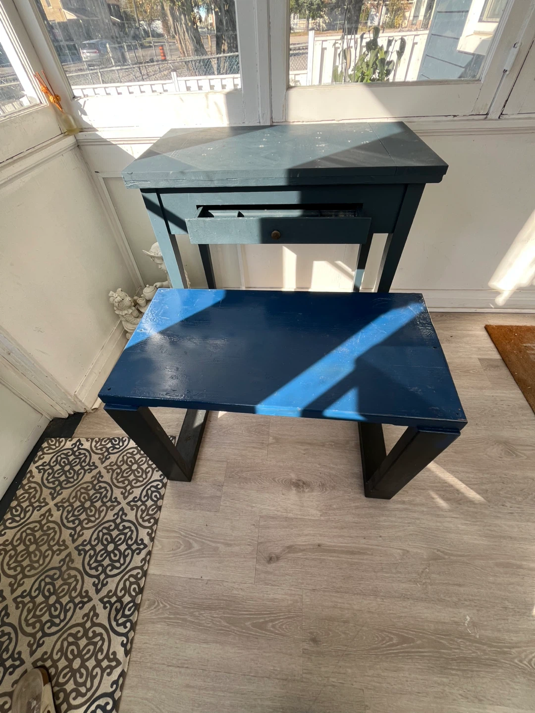 Blue painted desk and matching bench - photo 3